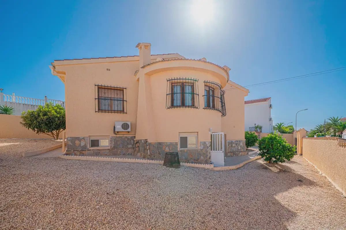 5 soveværelse Villa til salg i Ciudad Quesada med garage - € 359.000 (Ref: 10072891)