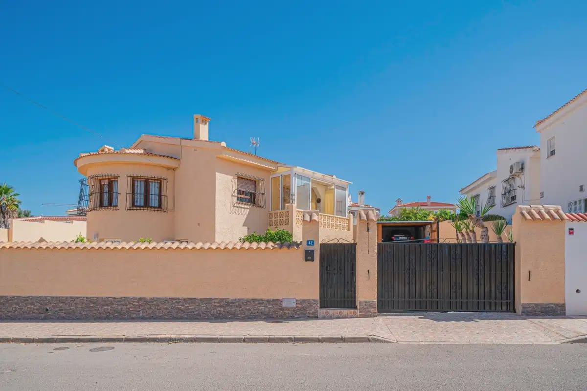 5 soveværelse Villa til salg i Ciudad Quesada med garage - € 359.000 (Ref: 10072891)