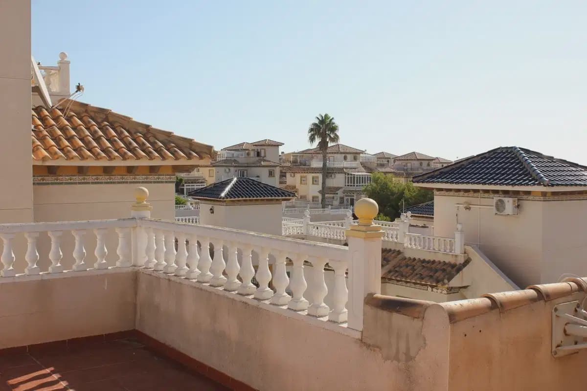 5 quarto Moradia para venda em La Zenia com piscina - 359 995 € (Ref: 10072893)