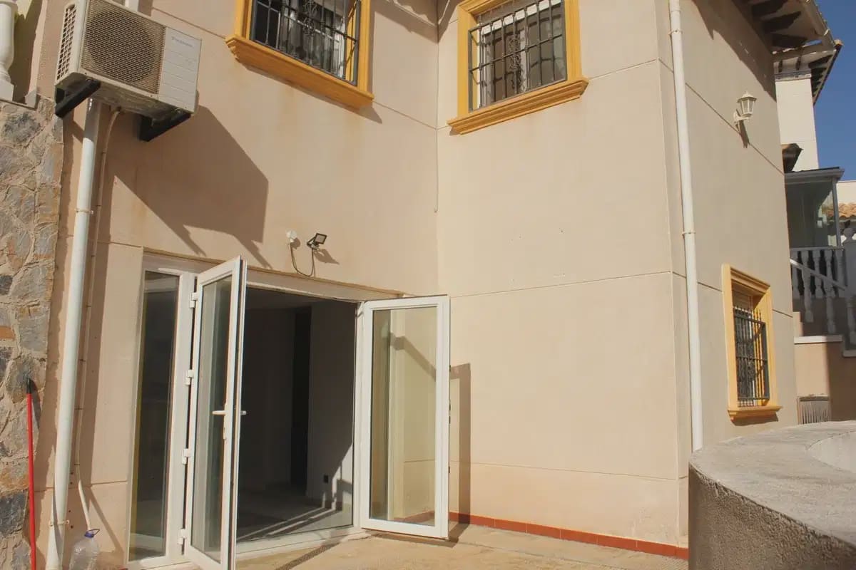 5 quarto Moradia para venda em La Zenia com piscina - 359 995 € (Ref: 10072893)