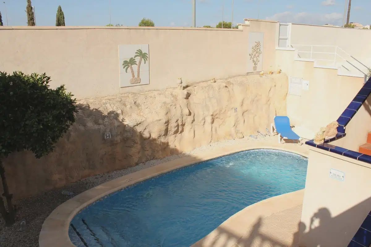 5 quarto Moradia para venda em La Zenia com piscina - 359 995 € (Ref: 10072893)