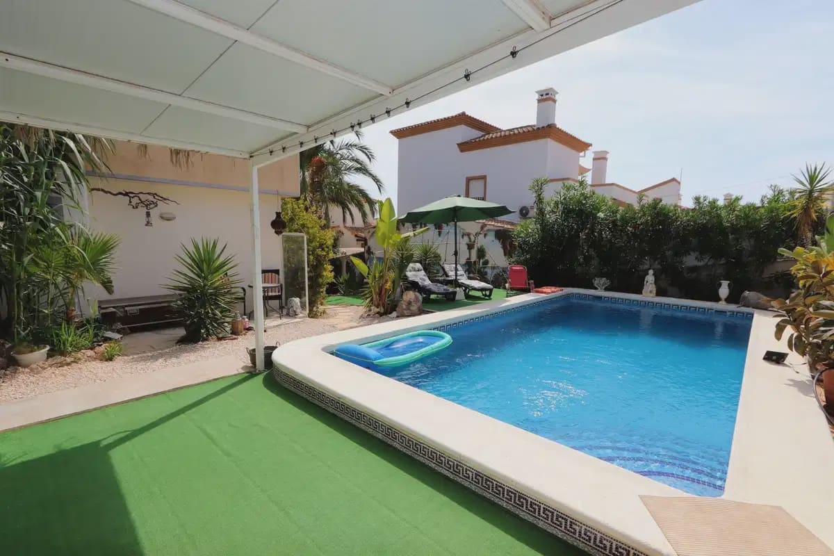 3 sypialnia Willa na sprzedaż w Villamartin - 349 990 € (Ref: 10072900)
