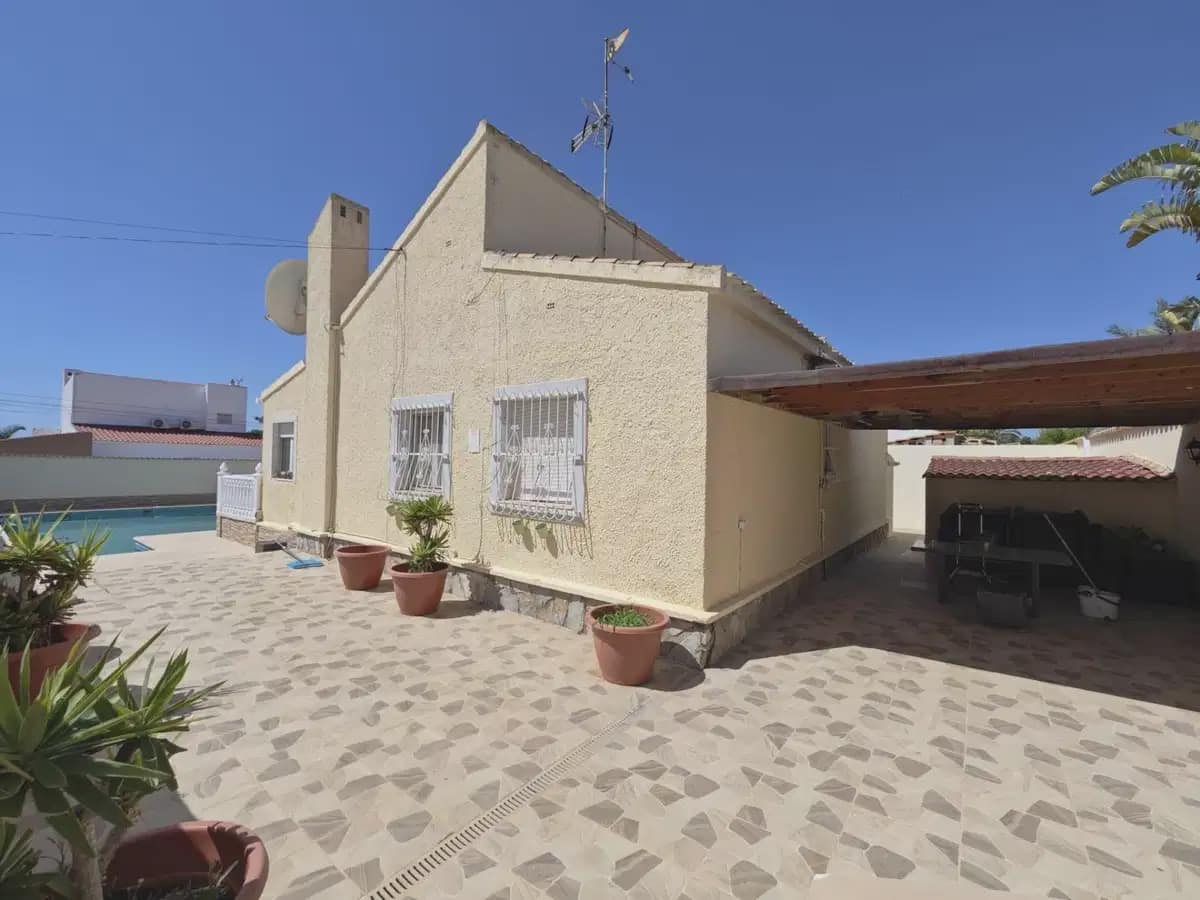 2 makuuhuone Huvila myytävänä paikassa Orihuela Costa - 375 000 € (Ref: 10072902)