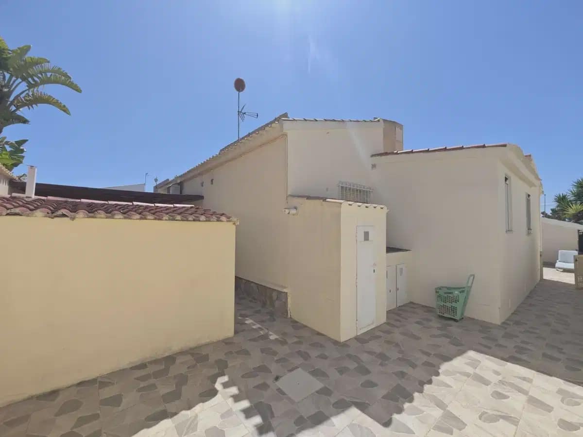 2 makuuhuone Huvila myytävänä paikassa Orihuela Costa - 375 000 € (Ref: 10072902)