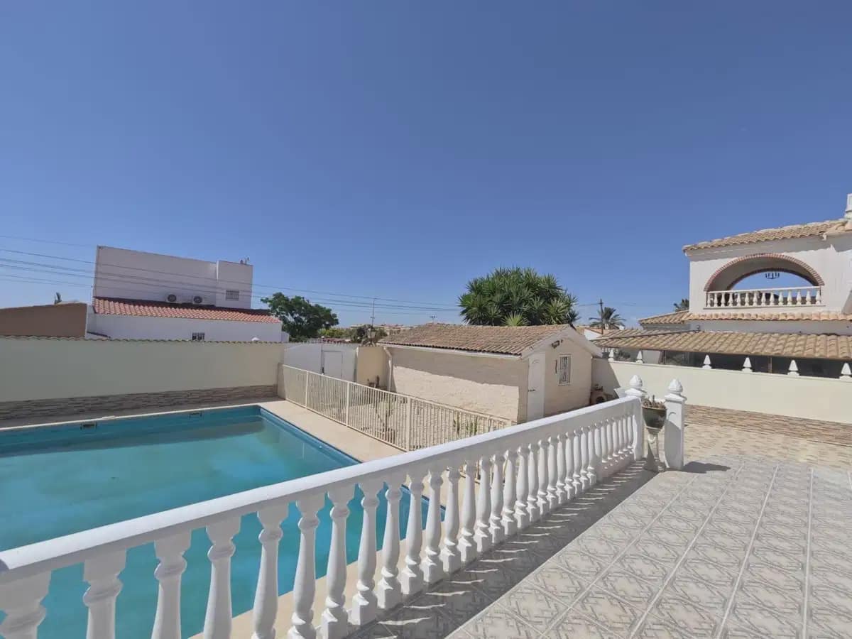 2 makuuhuone Huvila myytävänä paikassa Orihuela Costa - 375 000 € (Ref: 10072902)