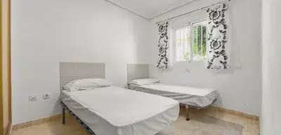 3 sovrum Lägenhet till salu i Playa Flamenca med pool - 339 000 € (Ref: 10072925)