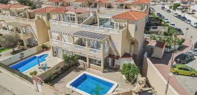 3 sovrum Lägenhet till salu i Playa Flamenca med pool - 339 000 € (Ref: 10072925)