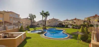 3 sovrum Lägenhet till salu i Playa Flamenca med pool - 339 000 € (Ref: 10072925)