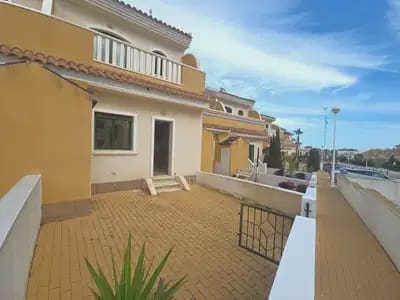 Casa de 3 habitaciones en Ciudad Quesada en venta con piscina garaje - 340.000 € (Ref: 10072928)
