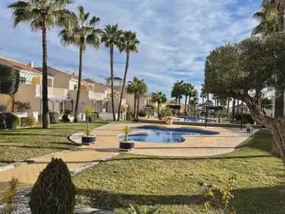Casa de 3 habitaciones en Ciudad Quesada en venta con piscina garaje - 340.000 € (Ref: 10072928)
