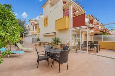 3 quarto Casa em Banda para venda em Villamartin com piscina - 345 000 € (Ref: 10072930)