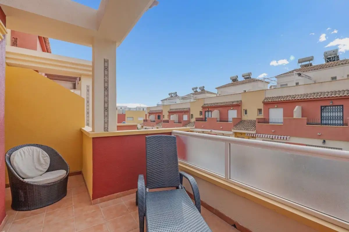 3 quarto Casa em Banda para venda em Villamartin com piscina - 345 000 € (Ref: 10072930)