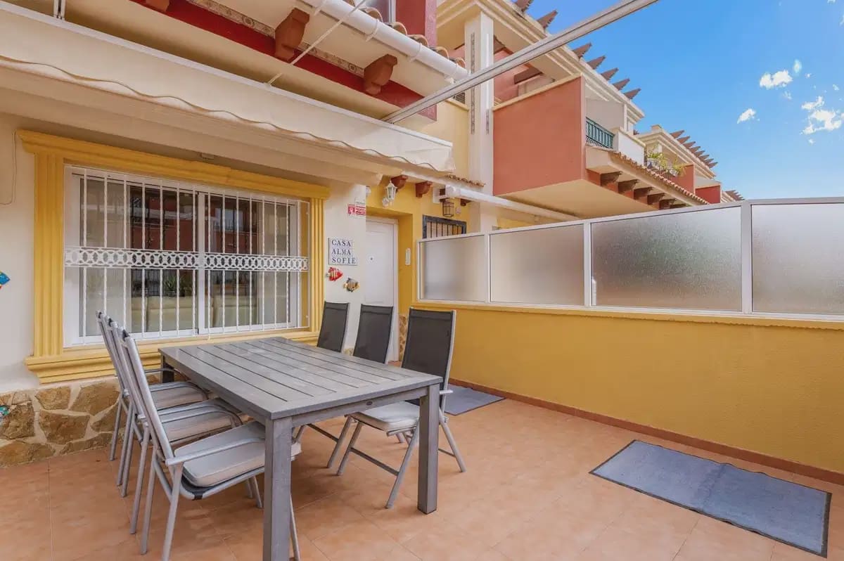 3 quarto Casa em Banda para venda em Villamartin com piscina - 345 000 € (Ref: 10072930)