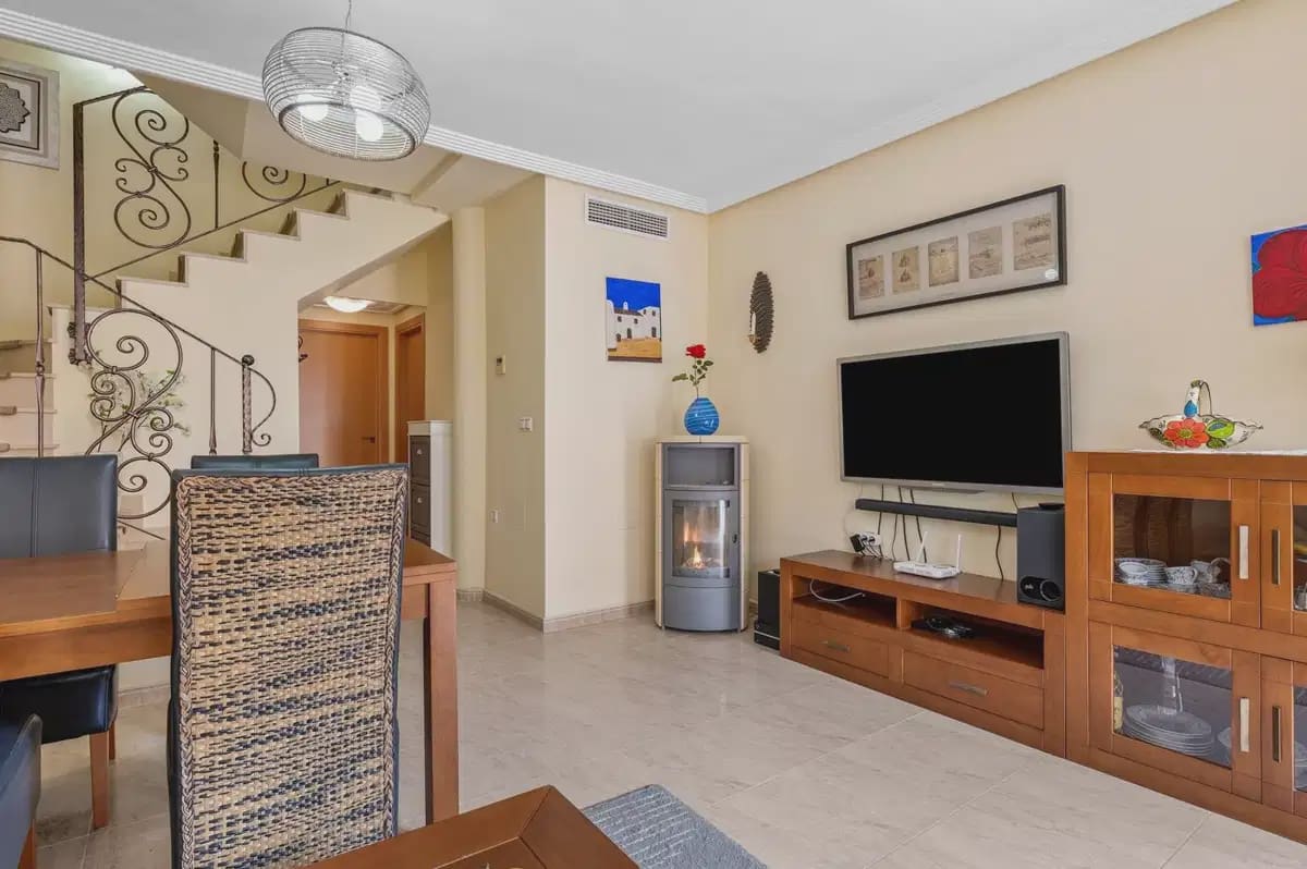 3 quarto Casa em Banda para venda em Villamartin com piscina - 345 000 € (Ref: 10072930)