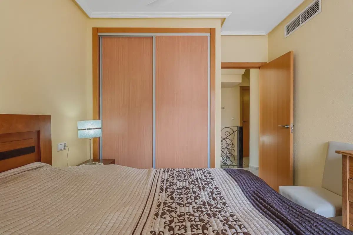 3 quarto Casa em Banda para venda em Villamartin com piscina - 345 000 € (Ref: 10072930)