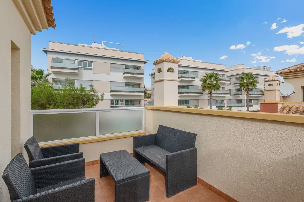 3 quarto Casa em Banda para venda em Villamartin com piscina - 345 000 € (Ref: 10072930)