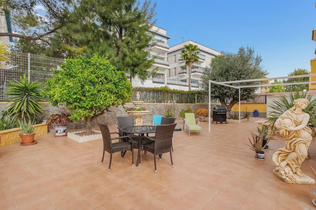 3 quarto Casa em Banda para venda em Villamartin com piscina - 345 000 € (Ref: 10072930)