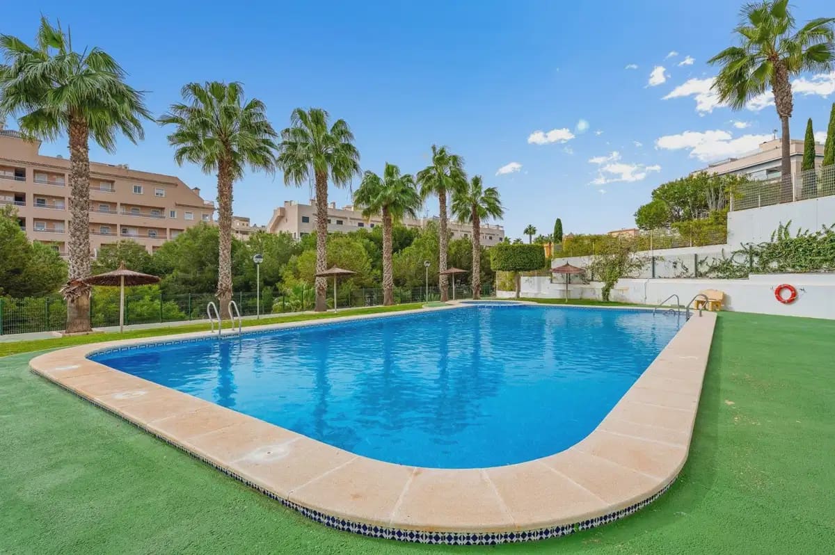 3 quarto Casa em Banda para venda em Villamartin com piscina - 345 000 € (Ref: 10072930)