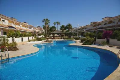Casa de 2 habitaciones en Doña Pepa, Rojales en venta con piscina garaje - 335.000 € (Ref: 10072941)