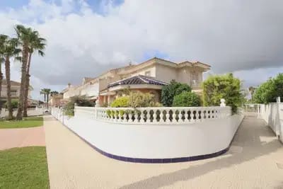 Casa de 3 habitaciones en Doña Pepa, Rojales en venta con piscina - 340.000 € (Ref: 10072945)