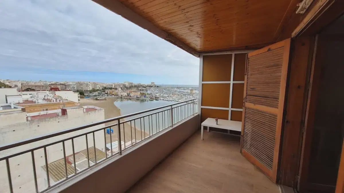 3 quarto Apartamento de Praia para venda em Torrevieja com piscina garagem - 250 000 € (Ref: 10072949)