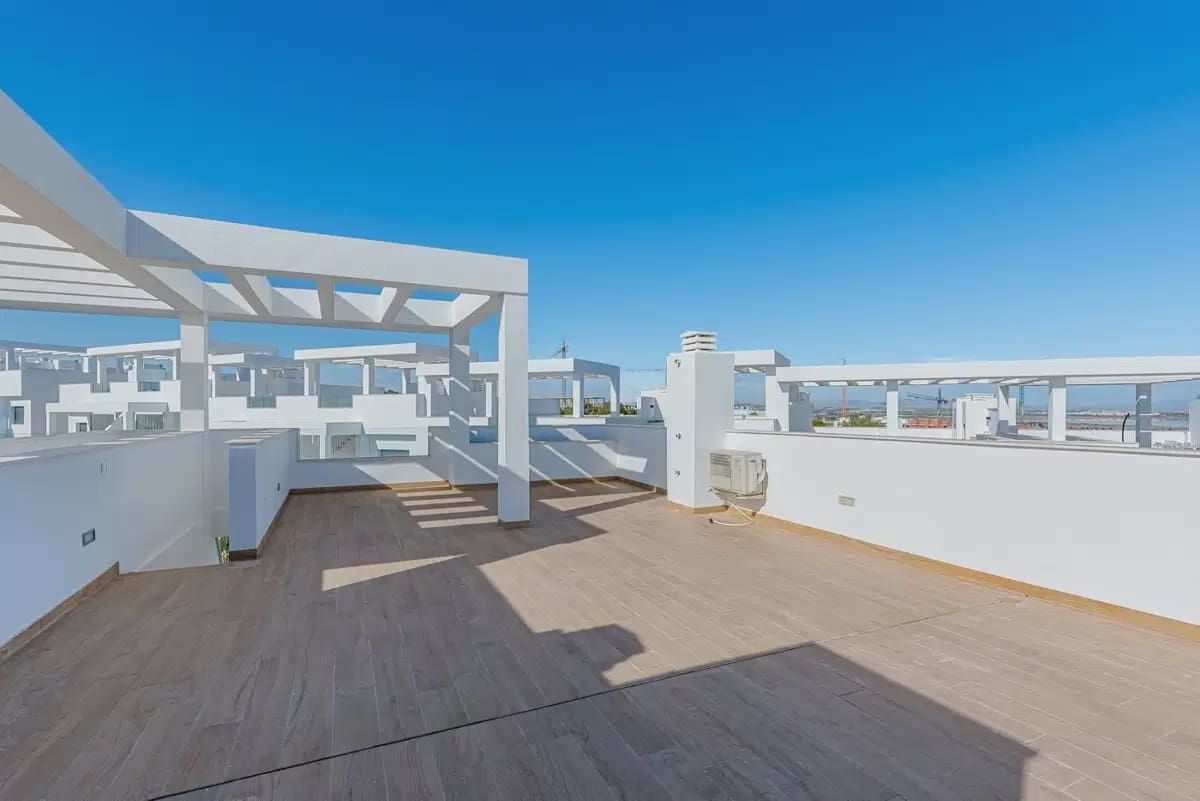 2 slaapkamer Penthouse te koop in Los Balcones met zwembad - € 369.000 (Ref: 10080396)