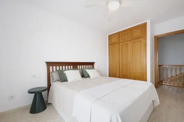 3 soverom Hus til salgs i Campoamor, Orihuela med svømmebasseng - € 375 000 (Ref: 10080397)