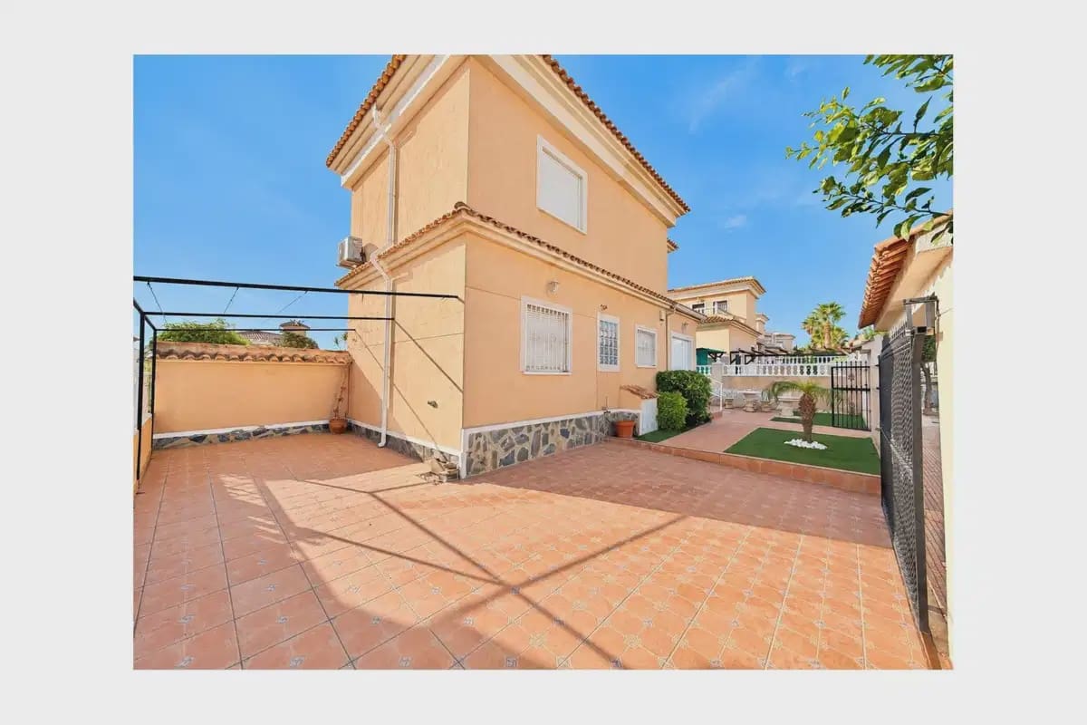4 soveværelse Villa til salg i San Fulgencio - € 375.000 (Ref: 10080398)