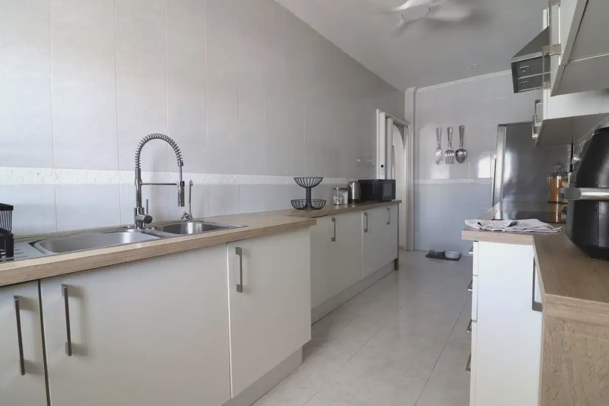 Chalet de 4 habitaciones en Benimar en venta con garaje - 390.000 € (Ref: 10080401)