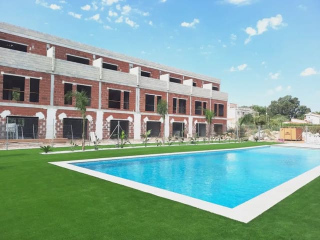 3 soveværelse Byhus til salg i Dénia med swimmingpool - € 395.000 (Ref: 10080402)