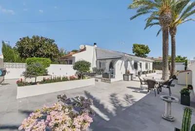 3 soverom Villa til salgs i Torrevieja - € 379 000 (Ref: 10080403)