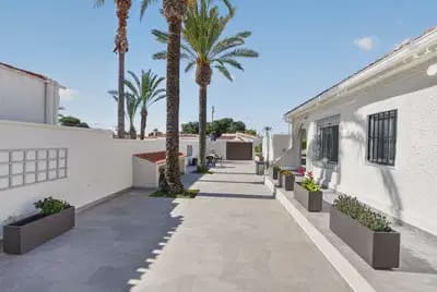 3 soverom Villa til salgs i Torrevieja - € 379 000 (Ref: 10080403)