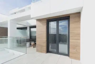 Apartament na sprzedaż w Denia z basenem garażem - 379 000 € (Ref: 10080405)