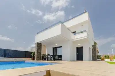 3 soverom Villa til salgs i Vistabella, Orihuela med svømmebasseng garasje - € 395 000 (Ref: 10080412)