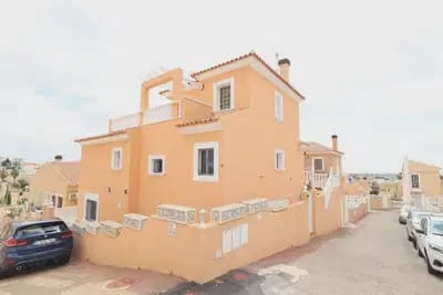 5 makuuhuone Huvila myytävänä paikassa San Miguel de Salinas mukana uima-altaan - 385 000 € (Ref: 10080438)