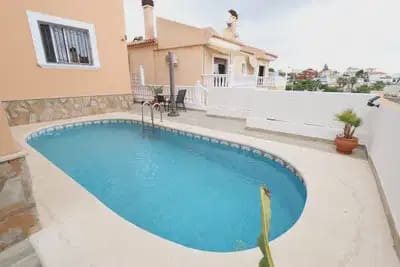 5 makuuhuone Huvila myytävänä paikassa San Miguel de Salinas mukana uima-altaan - 385 000 € (Ref: 10080438)