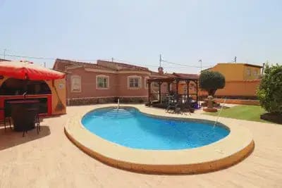 4 slaapkamer Villa te koop in Benijofar met zwembad garage - € 369.950 (Ref: 10080440)