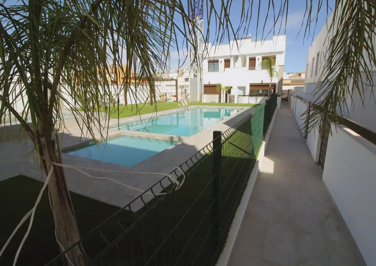 4 Zimmer Haus zu verkaufen in Pilar de la Horadada mit Garage - 384.900 € (Ref: 10080449)