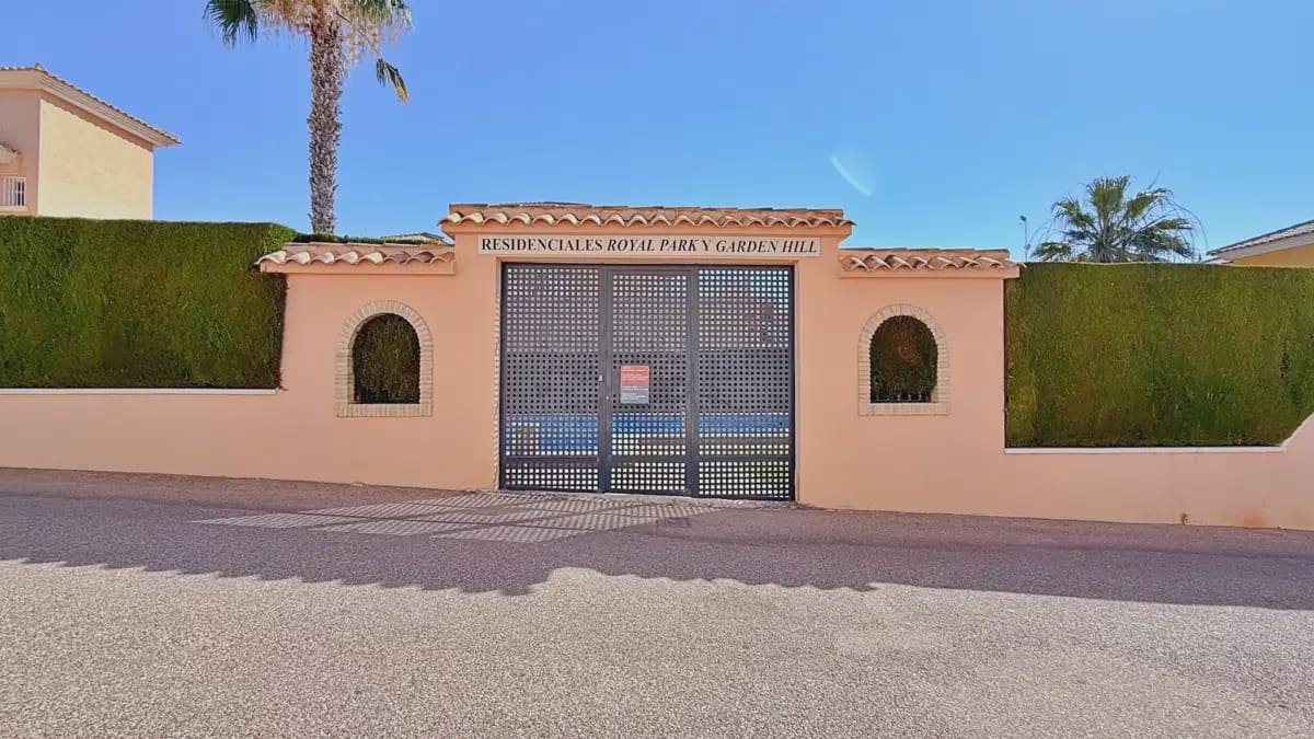 4 Zimmer Villa zu verkaufen in Orihuela mit Pool Garage - 379.000 € (Ref: 10085497)