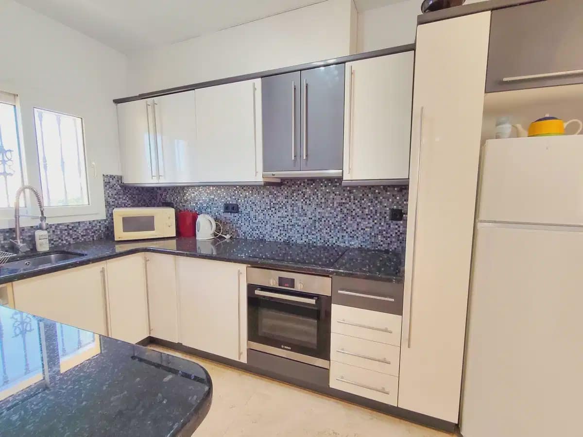 Chalet de 3 habitaciones en Villamartin en venta con piscina garaje - 430.000 € (Ref: 10089931)