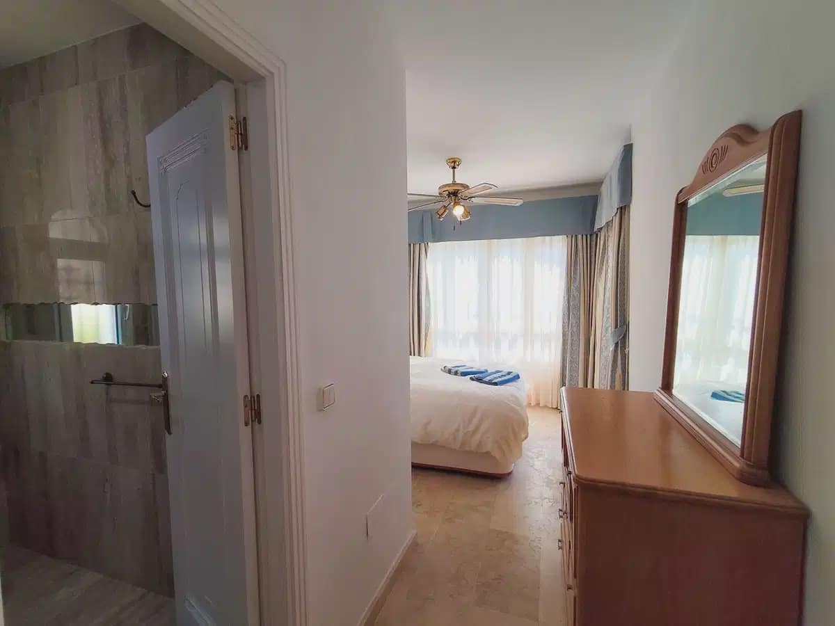 Chalet de 3 habitaciones en Villamartin en venta con piscina garaje - 430.000 € (Ref: 10089931)
