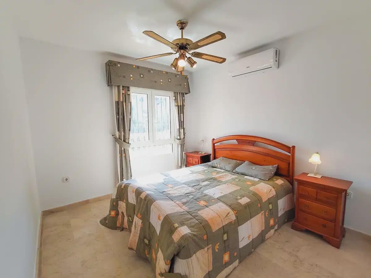 Chalet de 3 habitaciones en Villamartin en venta con piscina garaje - 430.000 € (Ref: 10089931)