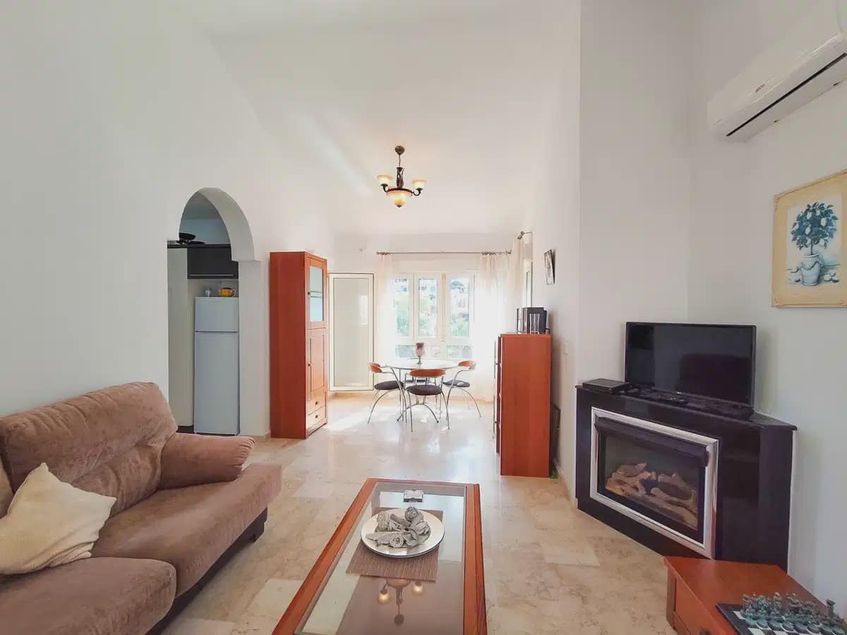 Chalet de 3 habitaciones en Villamartin en venta con piscina garaje - 430.000 € (Ref: 10089931)