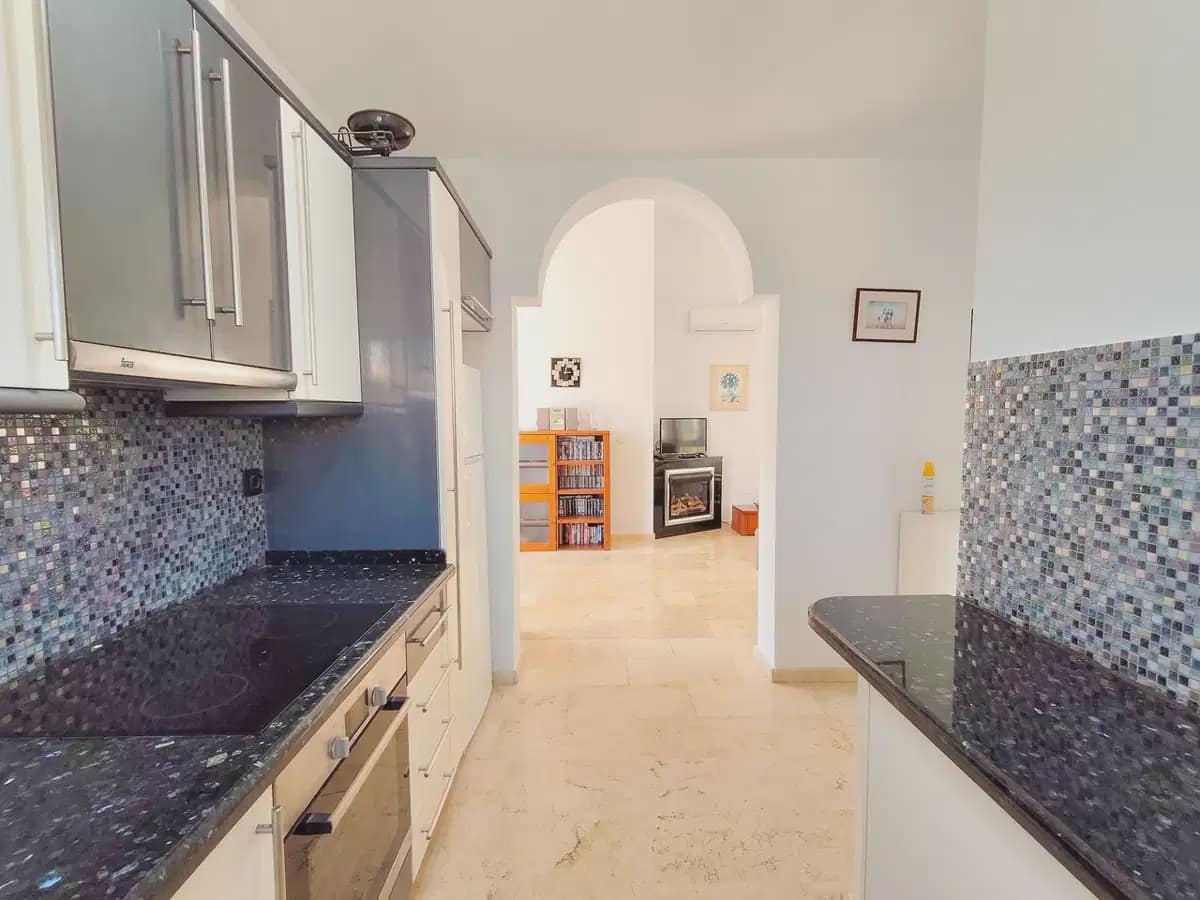 Chalet de 3 habitaciones en Villamartin en venta con piscina garaje - 430.000 € (Ref: 10089931)