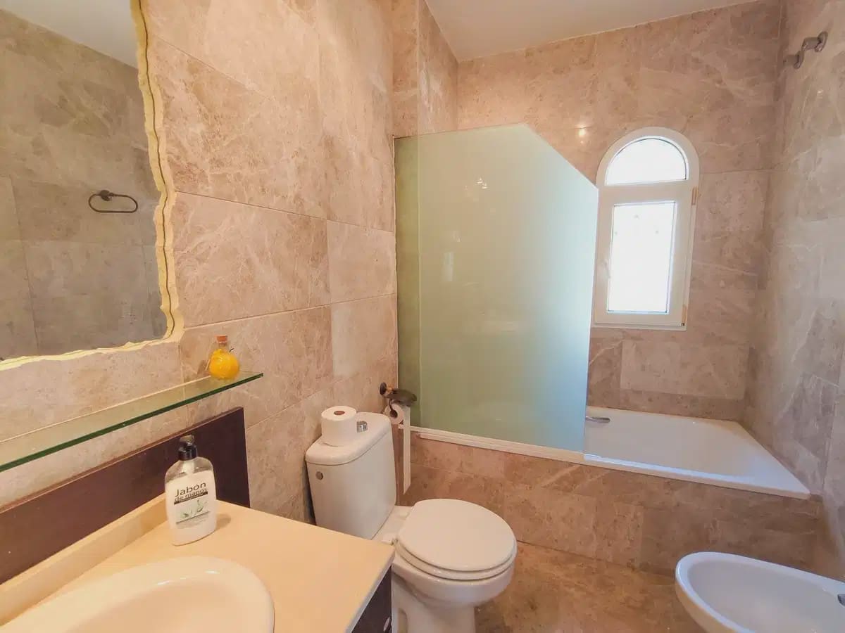 Chalet de 3 habitaciones en Villamartin en venta con piscina garaje - 430.000 € (Ref: 10089931)