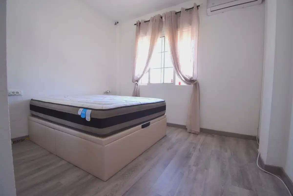 Chalet de 3 habitaciones en Playa Flamenca en venta con piscina garaje - 429.000 € (Ref: 10089932)