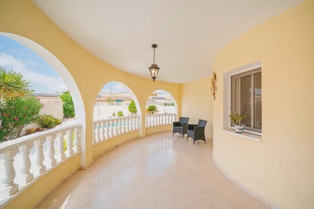 Chalet de 3 habitaciones en Ciudad Quesada, Rojales en venta con piscina garaje - 399.000 € (Ref: 10089935)