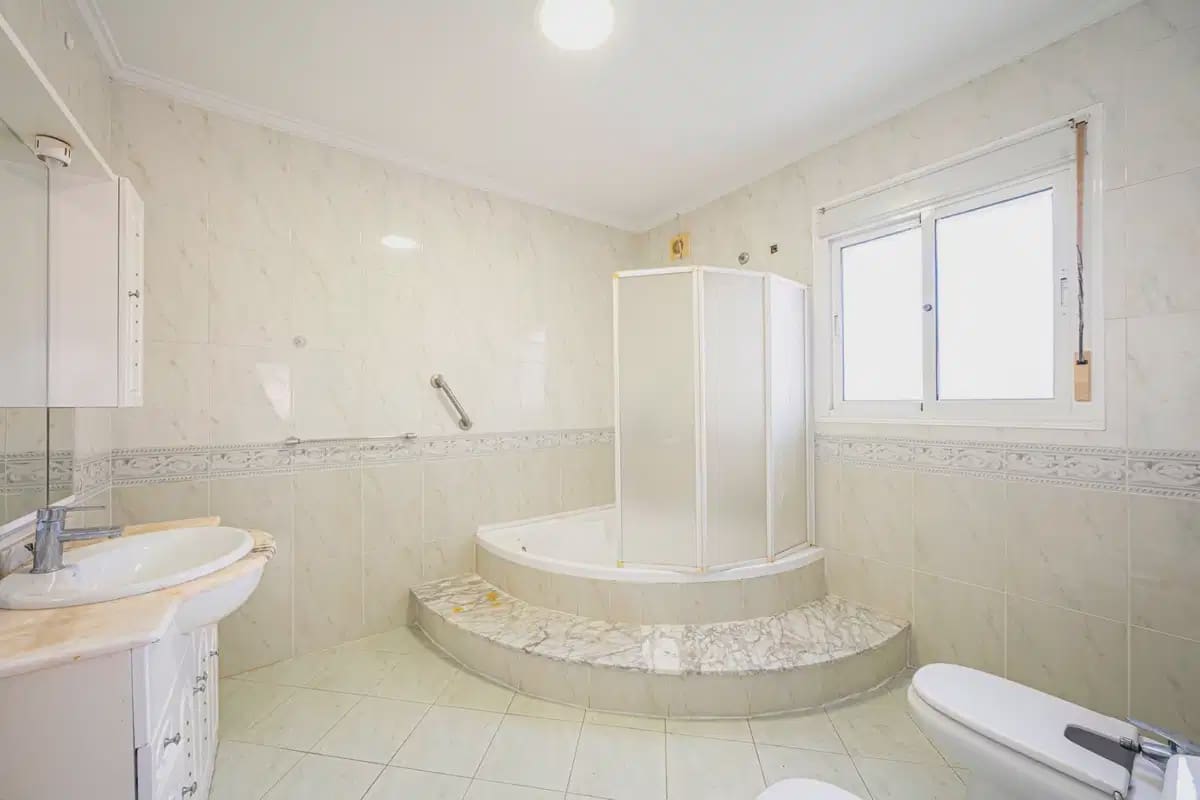 Chalet de 3 habitaciones en Ciudad Quesada en venta con piscina garaje - 399.000 € (Ref: 10089935)