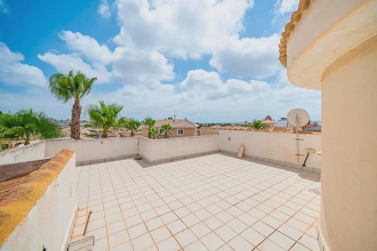 Chalet de 3 habitaciones en Ciudad Quesada en venta con piscina garaje - 399.000 € (Ref: 10089935)