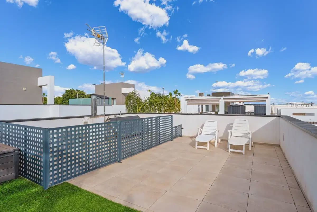 Chalet de 3 habitaciones en Ciudad Quesada en venta con piscina garaje - 399.000 € (Ref: 10089937)